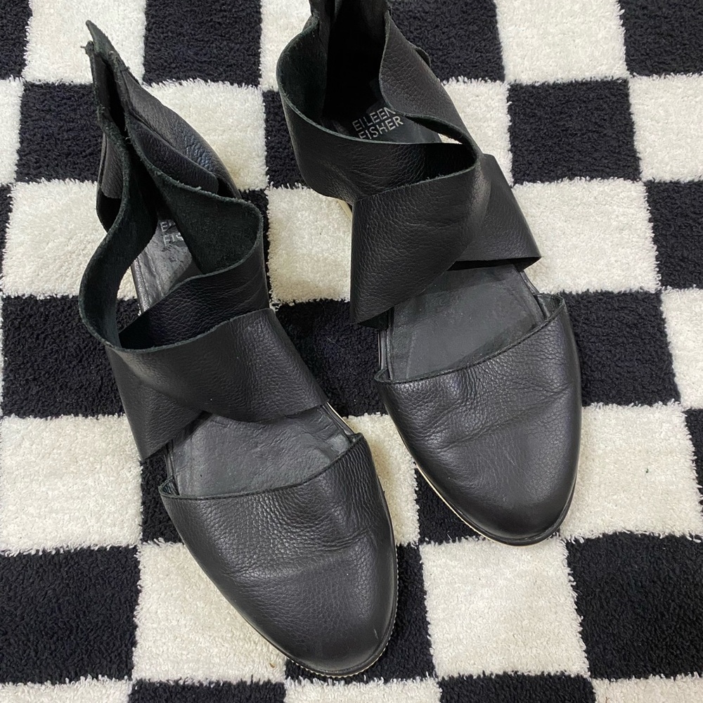 Eileen Fisher Black Flats Modern Minimalist Design | Size 8